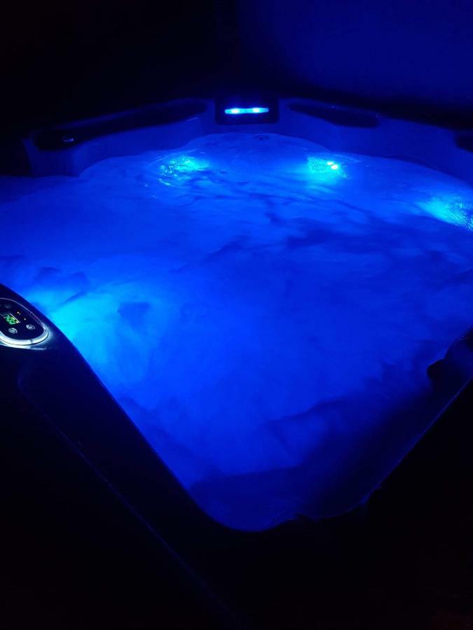 Vollie House With Hot Tub, Sauna & Log Burner Penpont Екстер'єр фото